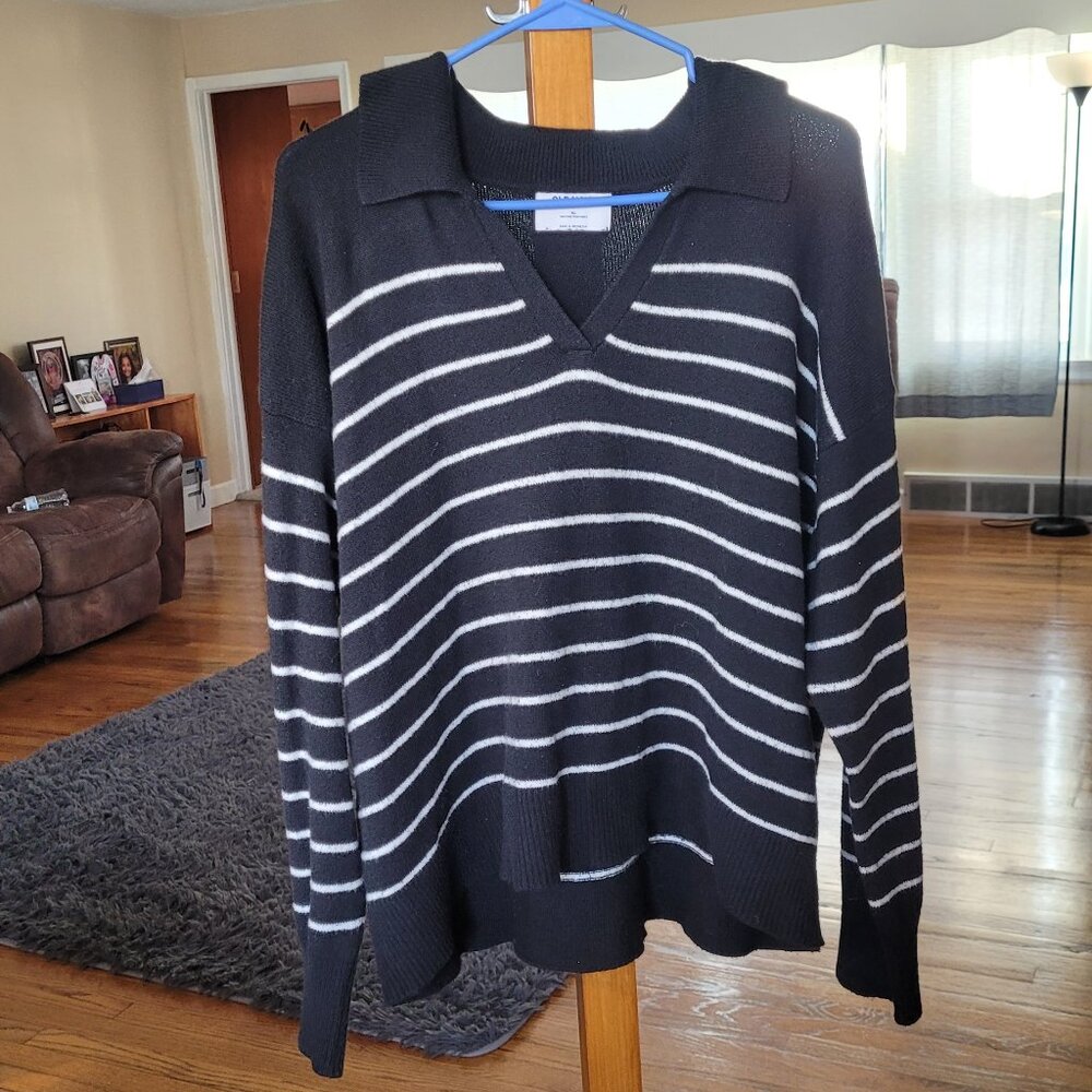 SoSoft Collard Striped Old Navy Sweater